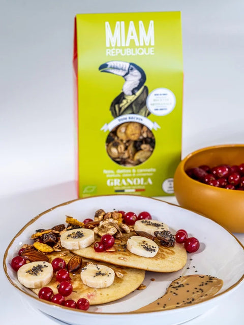 Granola Bio, Mandorle, Muesli, Datteri e Cannella - 180g